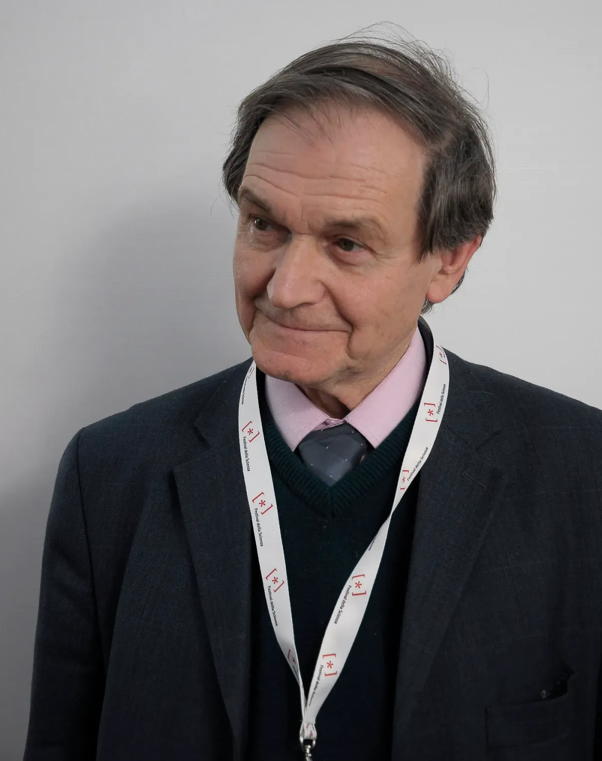 Is Roger Penrose a Platonist or a Pythagorean?